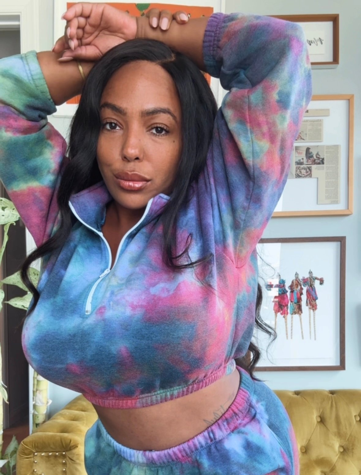 The Crop Sweatshirt - Image 2