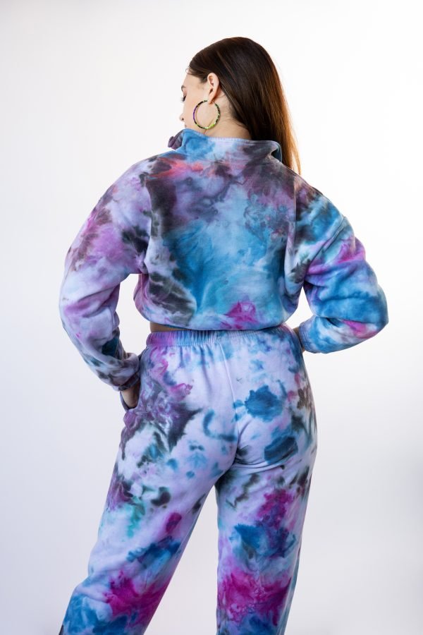 The Crop Sweatshirt - Image 8
